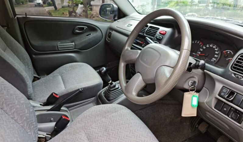 
								Suzuki Escudo 2.0 Manual 2001 full									