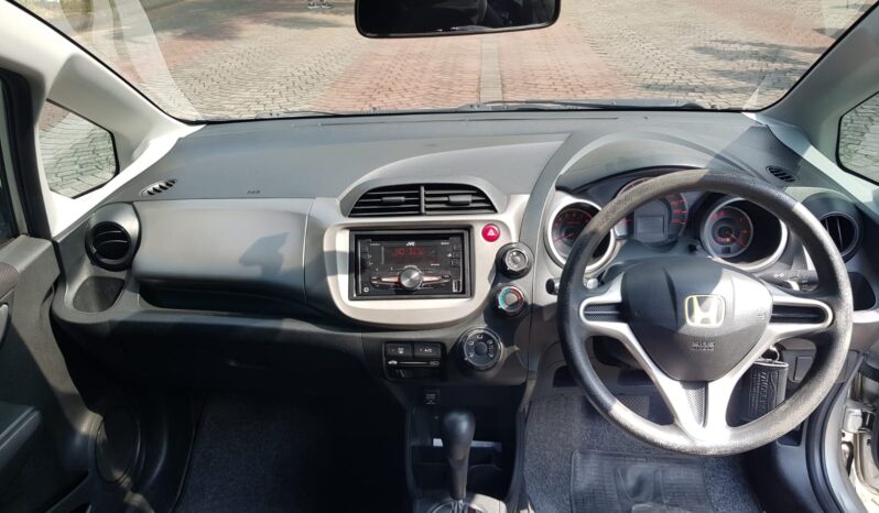 
								Honda Jazz RS Matic 2010 full									