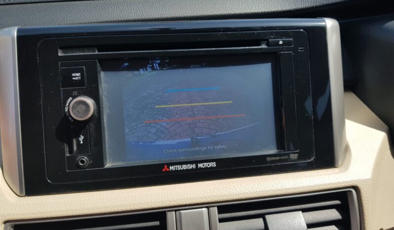
								Mitsubishi Xpander Ultimate Matic 2017 full									