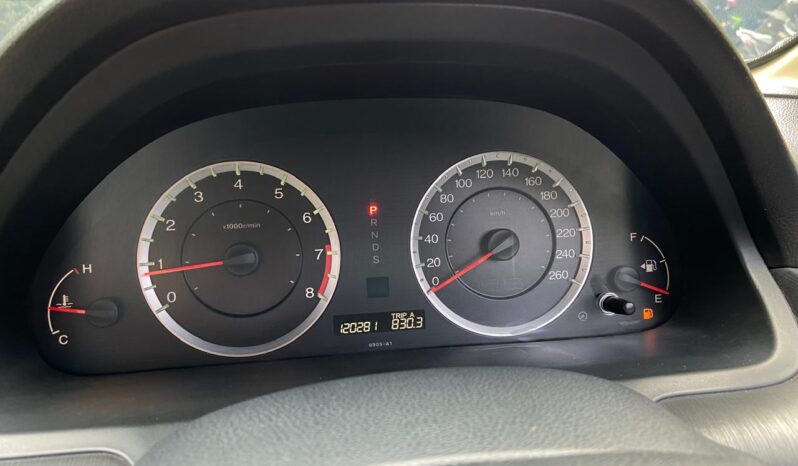 
								Honda Accord Vtil Matic 2010 full									