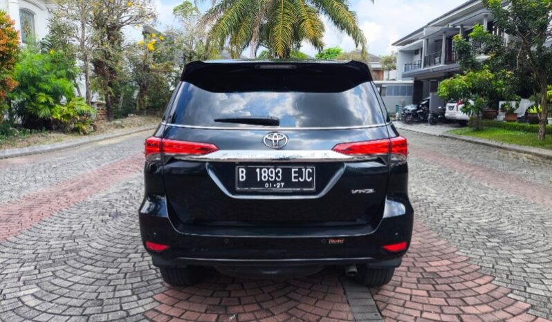 
								Toyota Fortuner VRZ 2.4 Matic 2016 full									