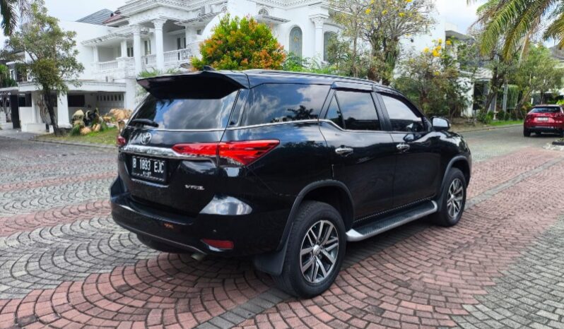 
								Toyota Fortuner VRZ 2.4 Matic 2016 full									